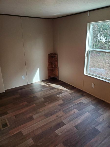 Spacious, unfurnished interior of a new home in , St. George (Image 14).