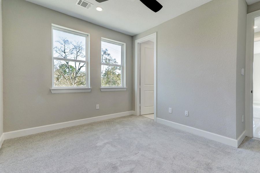 Spacious, unfurnished interior of a new home in , Houston (Image 32).