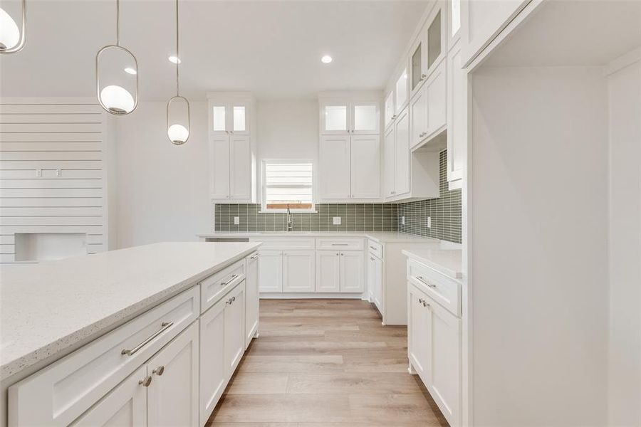 Furnished interior view inside a new home in , Dallas (Image 8).