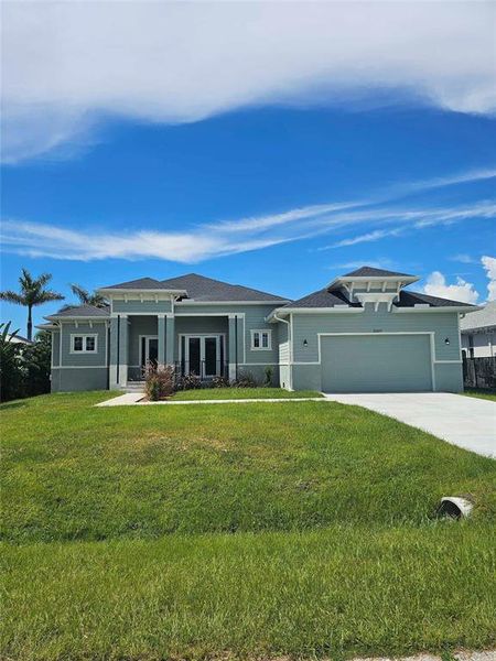 Exterior details and patio area of a home in , Port Charlotte (Image 1).