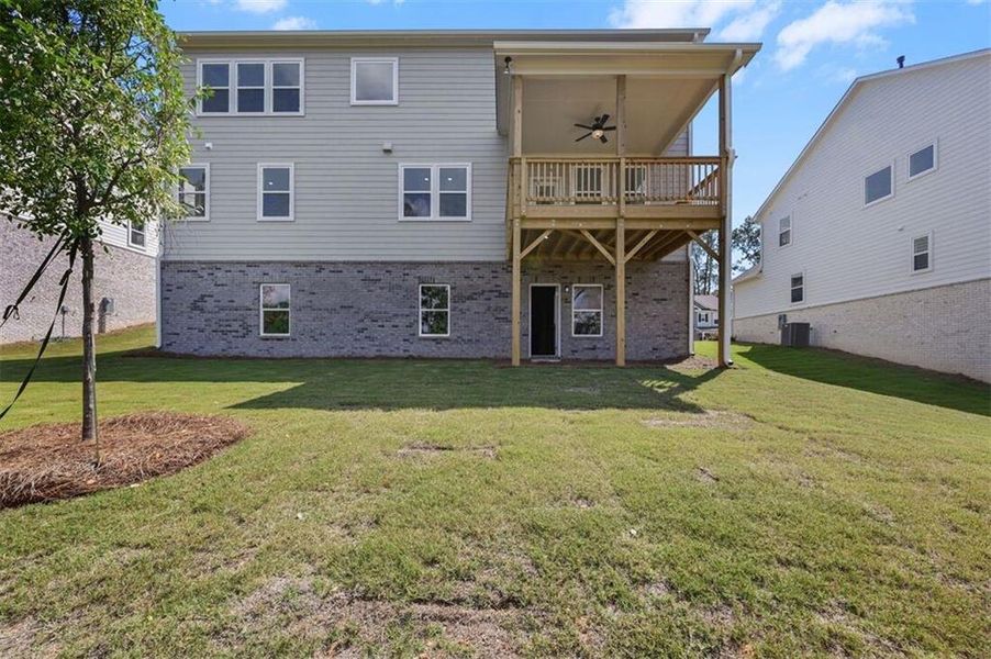 Exterior details of a home in Stratford Hills, Ball Ground (Image 3).
