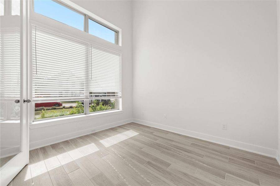 Spacious, unfurnished interior of a new home in Kresston - 65', Montgomery (Image 22). Spacious, unfurnished interior of a new home in Kresston - 65', Montgomery (Image 22).