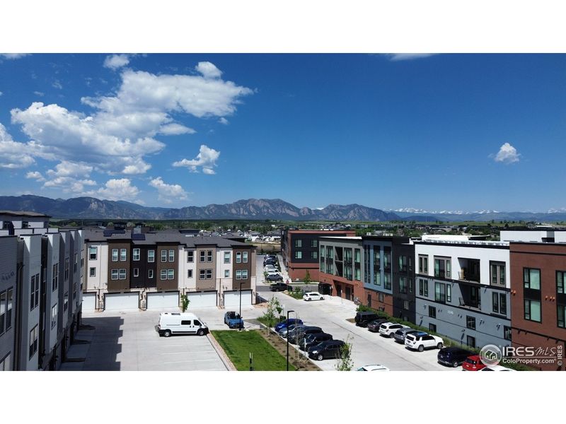 Condo located in Superior, CO showcasing its design and architecture (Image 4).