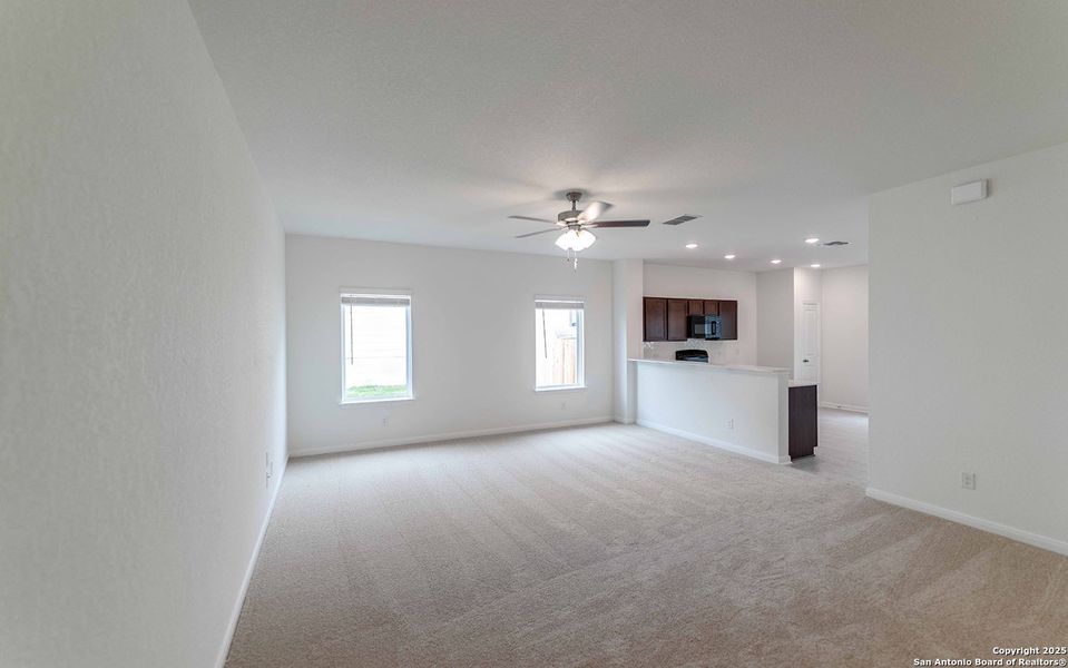 Image 13 of a home in Cloud Country. Image 13 of a home in Cloud Country.