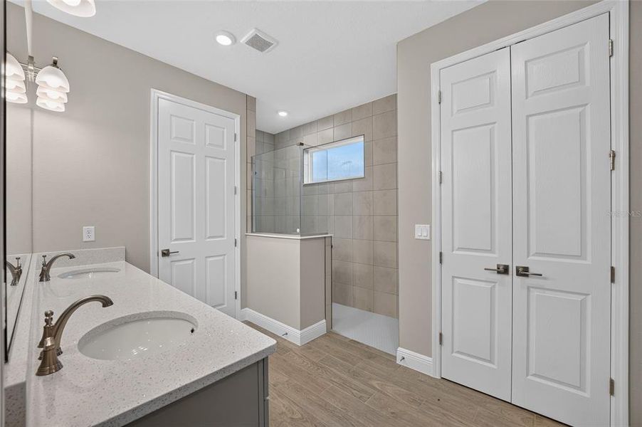 Furnished interior view inside a new home in , Ocala (Image 16).