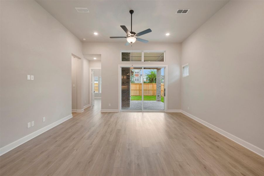 Spacious, unfurnished interior of a new home in Harvest Green - Reserve Collection, Richmond (Image 20).