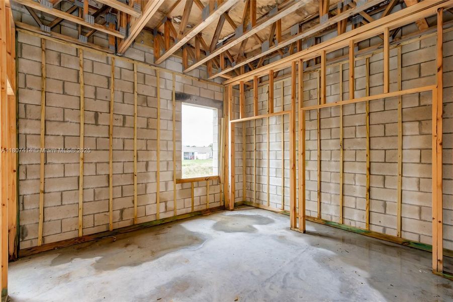 Spacious, unfurnished interior of a new home in , Palm Bay (Image 17).