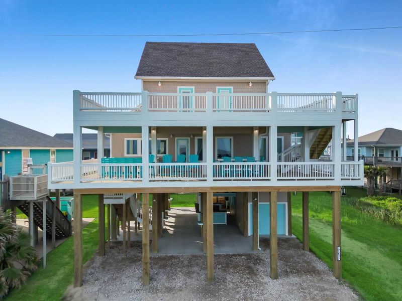 Exterior details and patio area of a home in , Crystal Beach (Image 24). Exterior details and patio area of a home in , Crystal Beach (Image 24).
