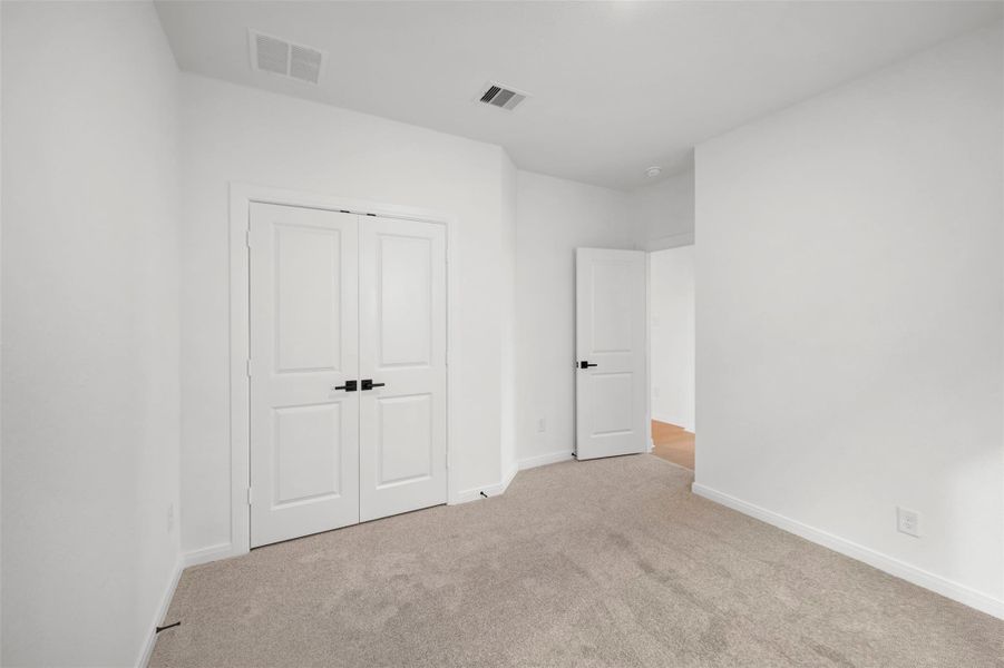 Spacious, unfurnished interior of a new home in The Grand Prairie 50’, Hockley (Image 30).