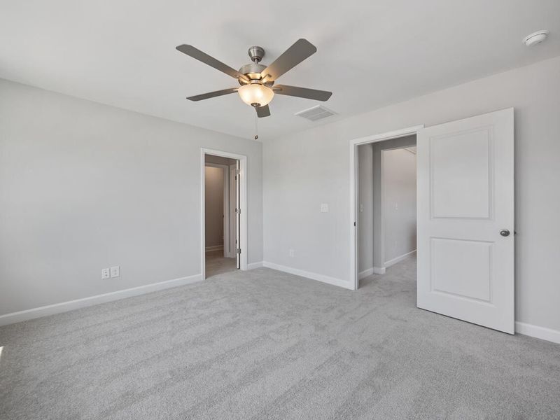 Spacious, unfurnished interior of a new home in Camden Park, Knightdale (Image 39). Spacious, unfurnished interior of a new home in Camden Park, Knightdale (Image 39).