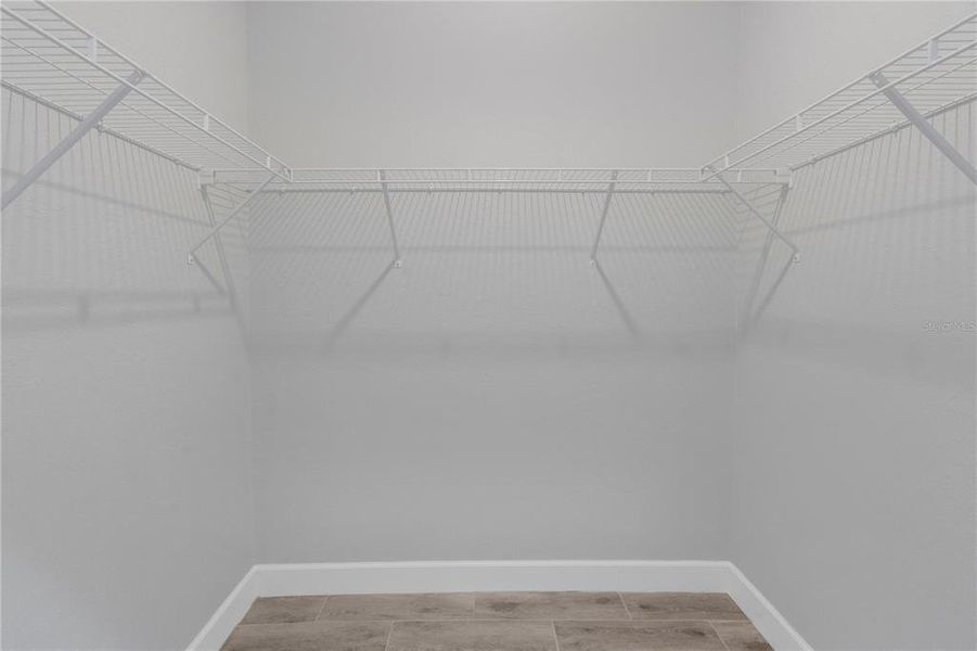 Spacious, unfurnished interior of a new home in , Cape Coral (Image 34).