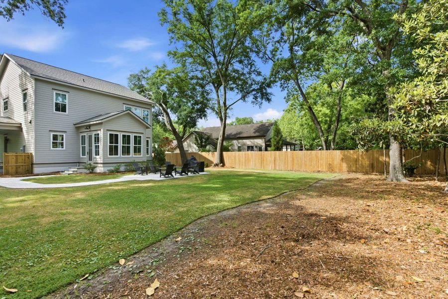 Exterior details and patio area of a home in , Charleston (Image 25).