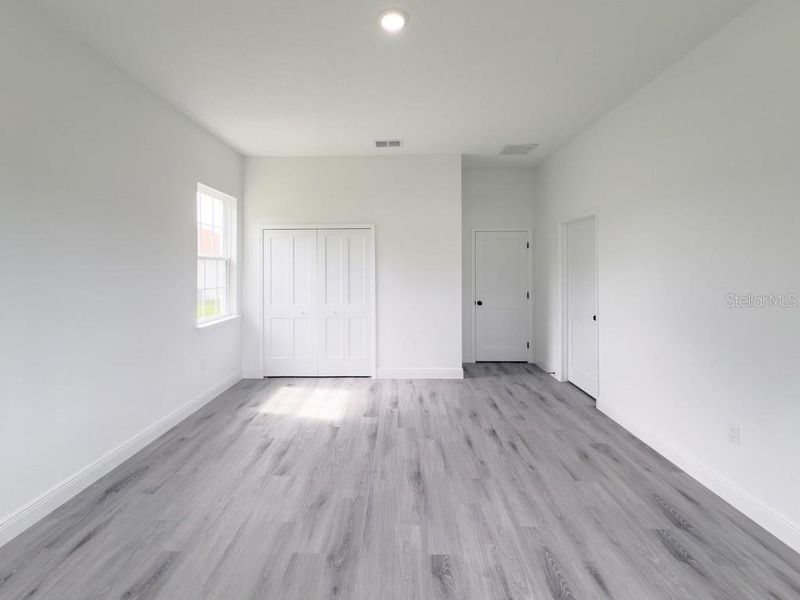 Spacious, unfurnished interior of a new home in , Ocala (Image 29).
