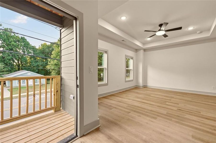 Spacious, unfurnished interior of a new home in , Athens (Image 25).