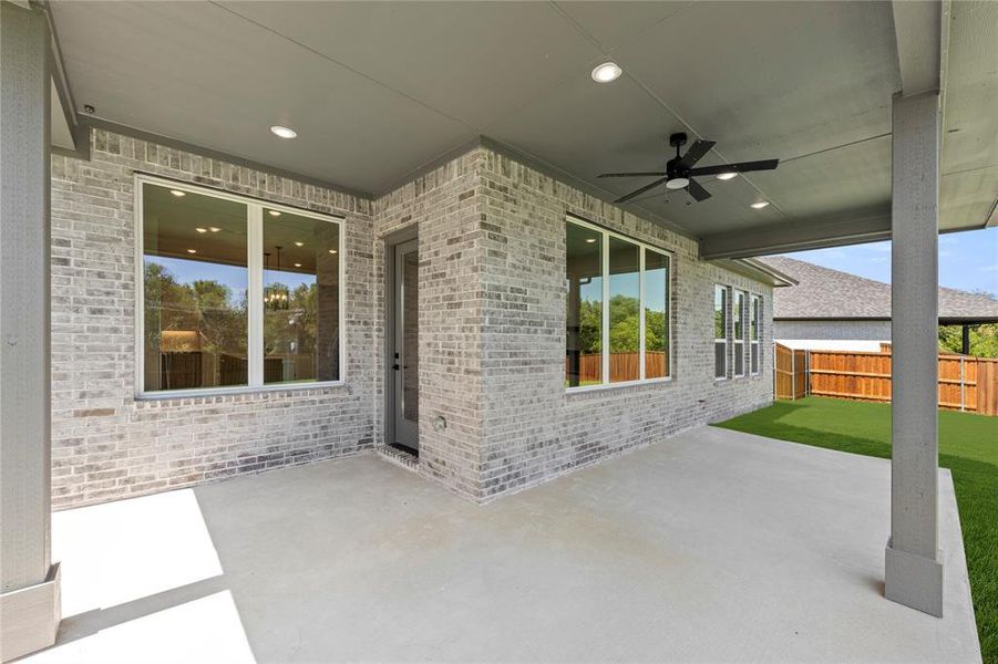 Spacious, unfurnished interior of a new home in The Highlands, Rockwall (Image 18).