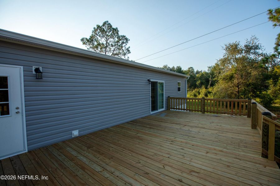 Exterior details and patio area of a home in , Keystone Heights (Image 27).