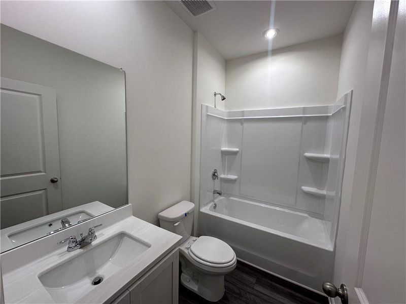 Furnished interior view inside a new home in Mt. Tabor Ridge, Dallas (Image 3). Furnished interior view inside a new home in Mt. Tabor Ridge, Dallas (Image 3).