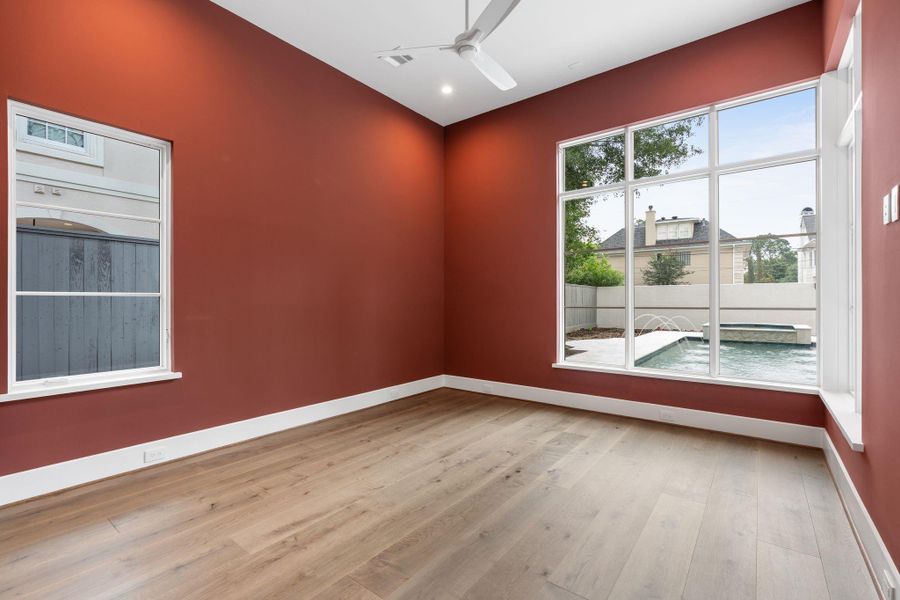 Spacious, unfurnished interior of a new home in , Houston (Image 23).