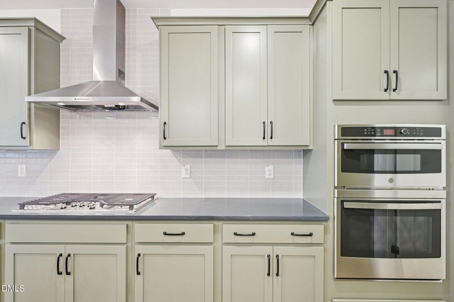 16-web-or-mls-Erastus Ct-S0502-016