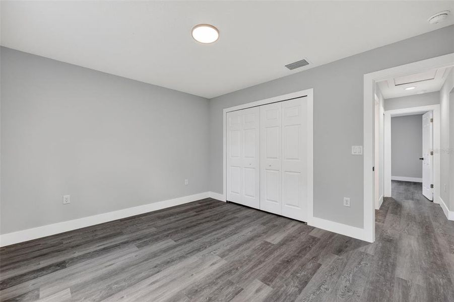Spacious, unfurnished interior of a new home in , Dunnellon (Image 27).