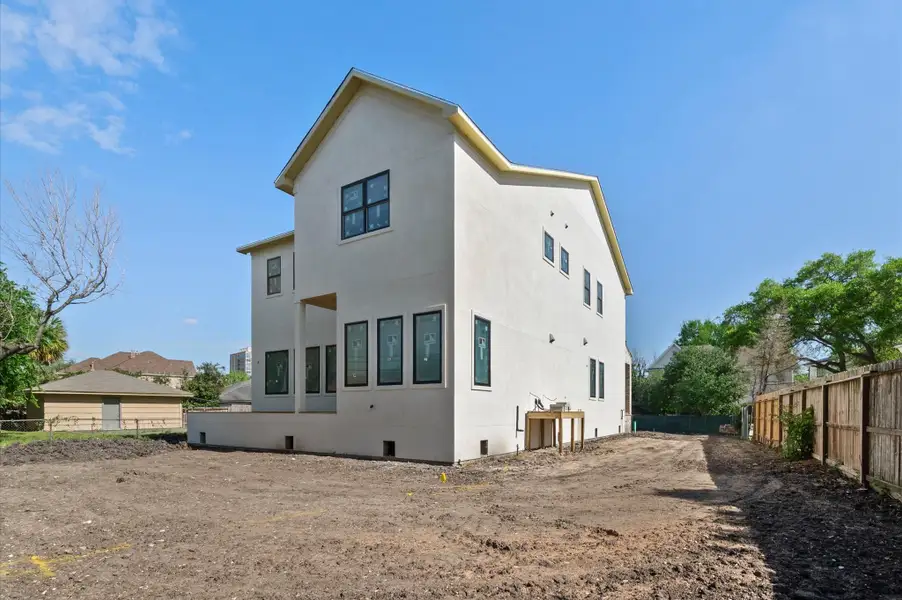 Expansive backyard with plenty of space to add a pool or create your ideal outdoor retreat.