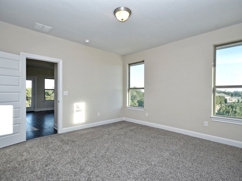Representative unfurnished interior of a home built from the Santa Barbara II by Giddens Homes in Scofield Farms Estates, Georgetown (Image 135).