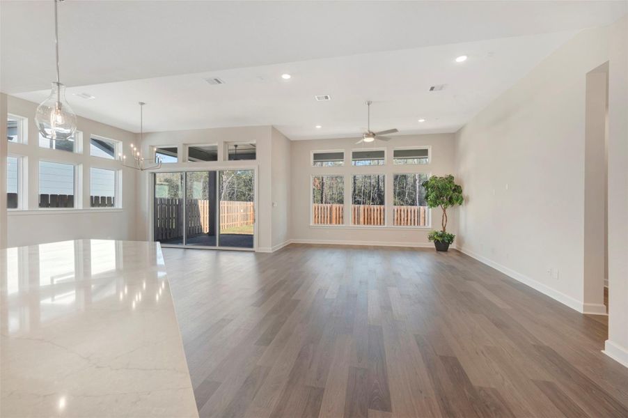 12 ft ceilings at this spacious Llving and Dining area!