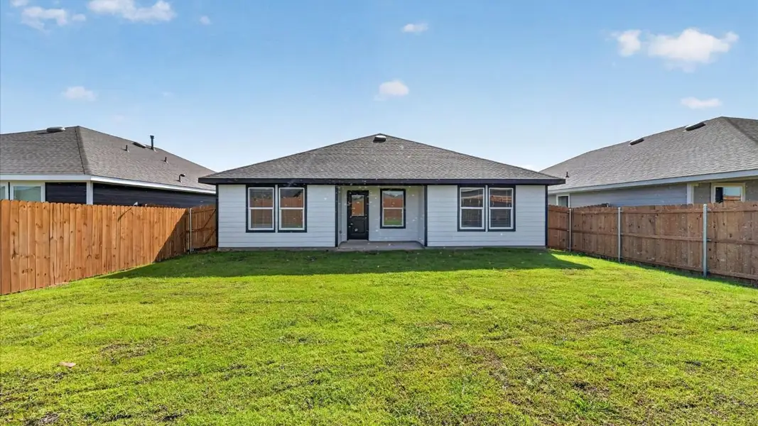 Exterior details and patio area of a home in Lankford Farms, Cleburne (Image 3).