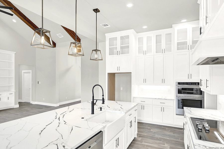 Furnished interior view inside a new home in , La Vernia (Image 5).