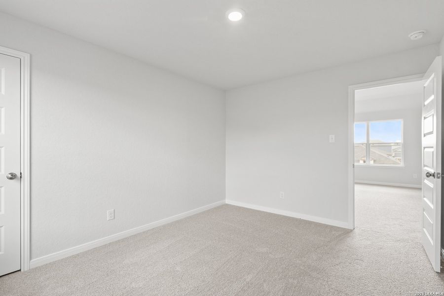 Spacious, unfurnished interior of a new home in Abbott Place, St. Hedwig (Image 16).