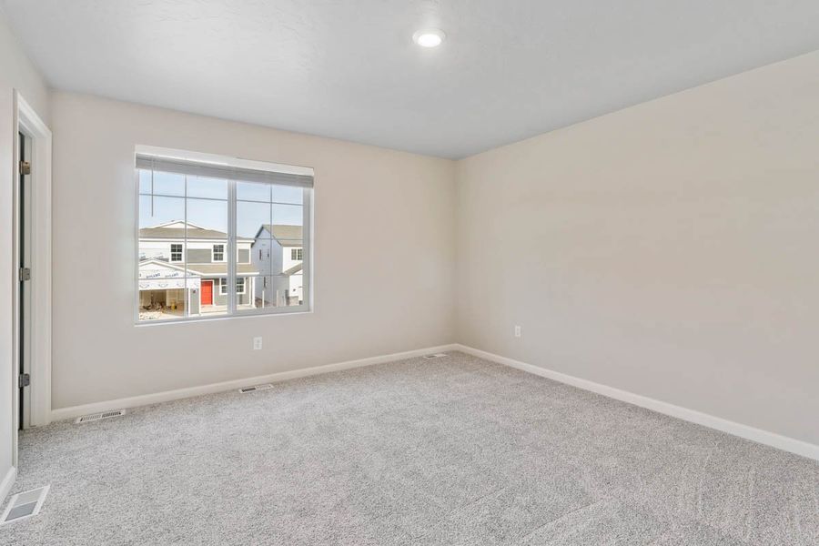 Spacious, unfurnished interior of a new home in Sky Ranch, Watkins (Image 22). Spacious, unfurnished interior of a new home in Sky Ranch, Watkins (Image 22).