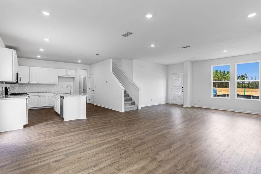 Spacious, unfurnished interior of a new home in Heritage River, Euharlee (Image 25). Spacious, unfurnished interior of a new home in Heritage River, Euharlee (Image 25).