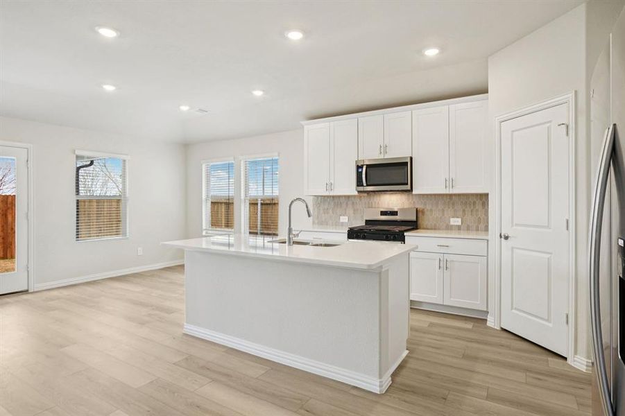 Photo is not of the actual home, but is an inspirational photo of builder’s model home and may depict options, furnishings, and/or decorator features that are not included. Photo is not of the actual home, but is an inspirational photo of builder’s model home and may depict options, furnishings, and/or decorator features that are not included.