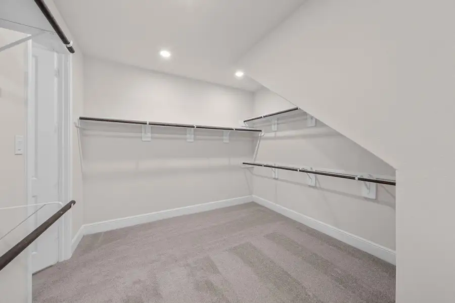 Spacious, unfurnished interior of a new home in Chambers Creek, Willis (Image 27).