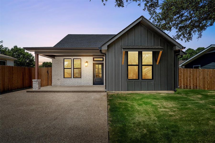 Front exterior of a new home in , Waco, TX, highlighting curb appeal (Image 22). Front exterior of a new home in , Waco, TX, highlighting curb appeal (Image 22).