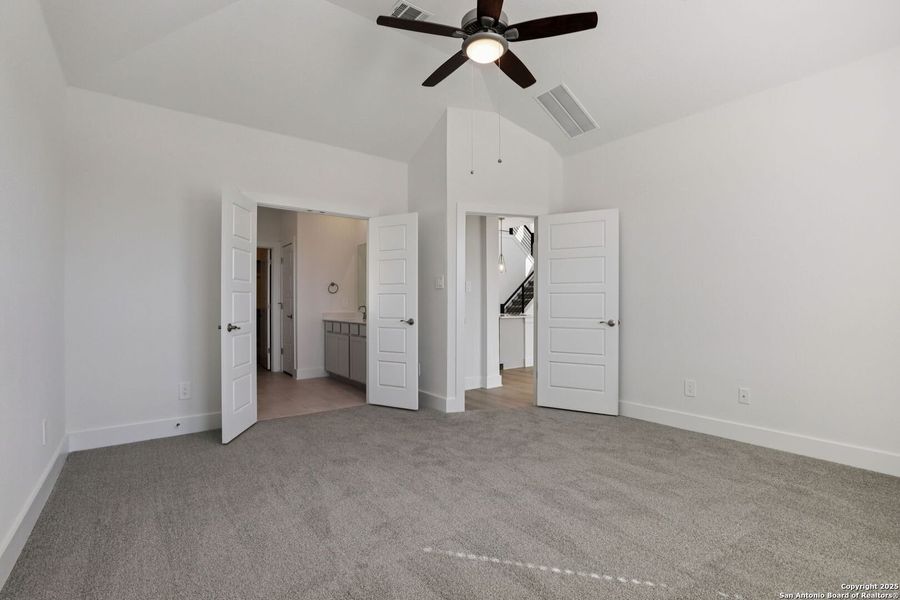 Spacious, unfurnished interior of a new home in Carmel Ranch, Schertz (Image 38).