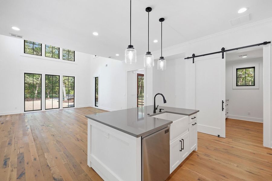 Furnished interior view inside a new home in , Seabrook (Image 11).