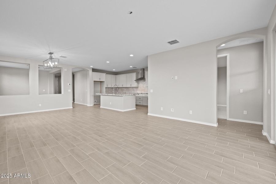 6)GREAT ROOM 6)GREAT ROOM