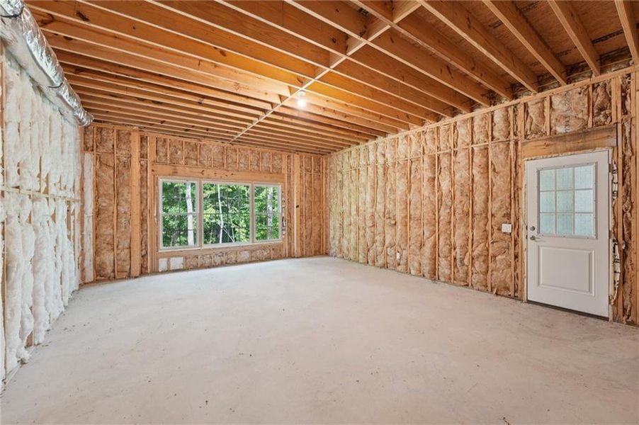 Spacious, unfurnished interior of a new home in The Reserve At Governors Towne Club, Acworth (Image 73). Spacious, unfurnished interior of a new home in The Reserve At Governors Towne Club, Acworth (Image 73).