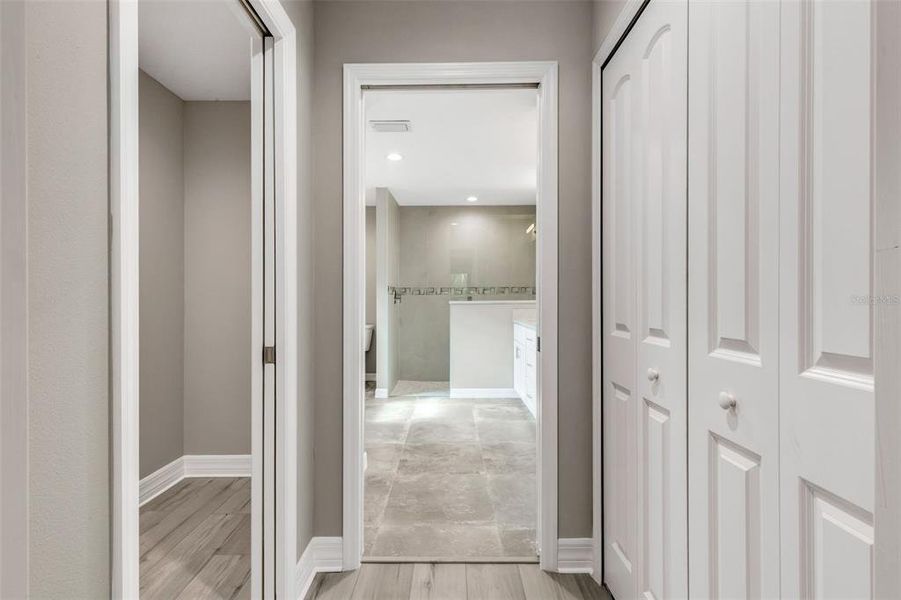 Spacious, unfurnished interior of a new home in , Englewood (Image 31).