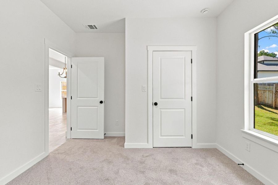 Spacious, unfurnished interior of a new home in , Willis (Image 15).