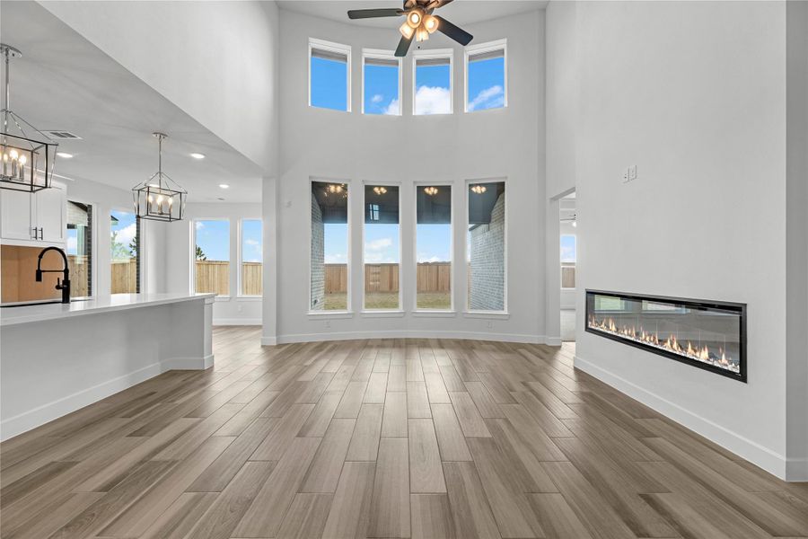 Representative image. Features, selections and colors may vary.