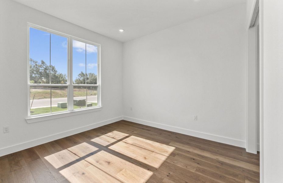 Spacious, unfurnished interior of a new home in Sun City Texas, Georgetown (Image 18).
