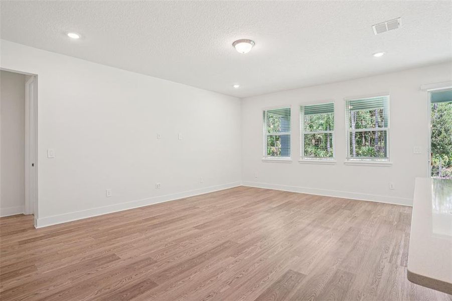 Spacious, unfurnished interior of a new home in Ridgehaven - Signature Series, Ormond Beach (Image 15).