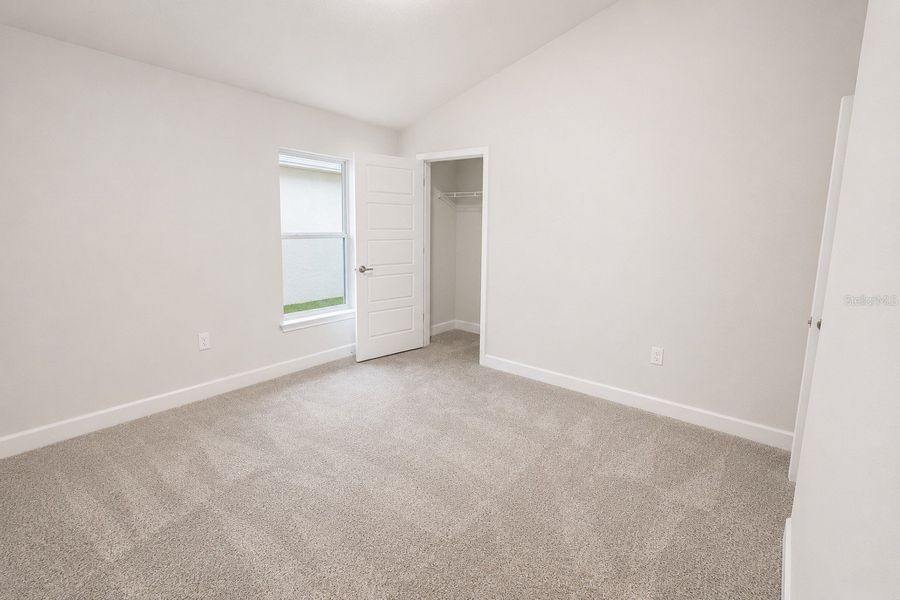 Spacious, unfurnished interior of a new home in Harmony Central, St. Cloud (Image 13).
