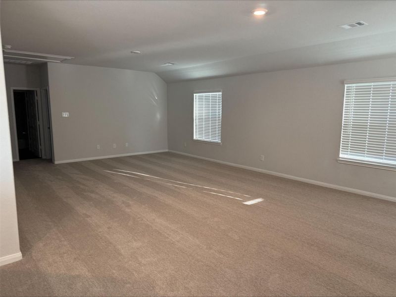 Spacious, unfurnished interior of a new home in River's Edge, Conroe (Image 26). Spacious, unfurnished interior of a new home in River's Edge, Conroe (Image 26).