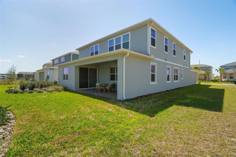 Exterior details and patio area of a home in , Winter Garden (Image 24).
