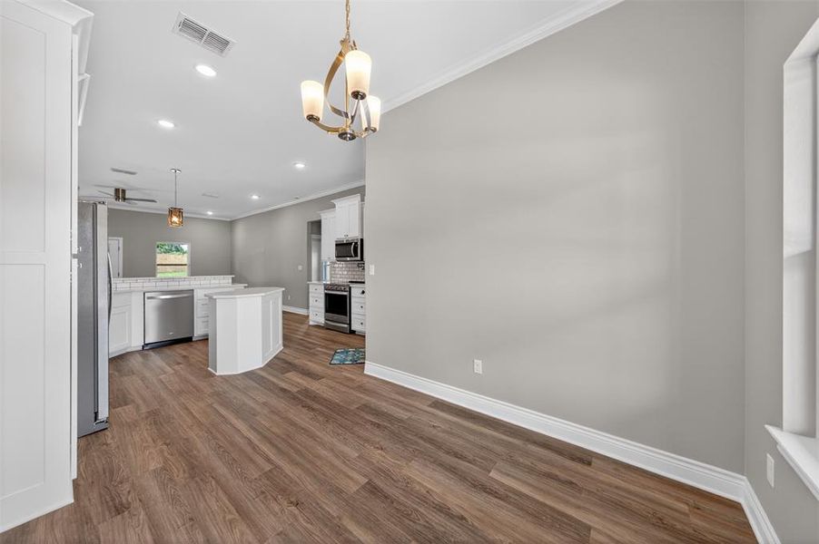 Spacious, unfurnished interior of a new home in , Troup (Image 35).