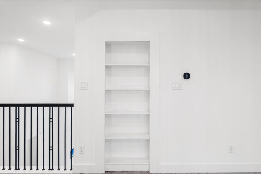 Spacious, unfurnished interior of a new home in Harvest Green, Richmond (Image 25).