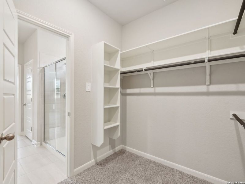 Image 27 of a home in Royal Crest.